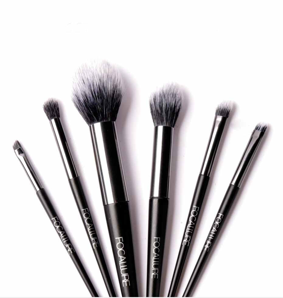 Set Of 6 Soft Makeup Brushes